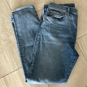 Men’s 7 for all Mankind relaxed fit, slim and lightweight jean.